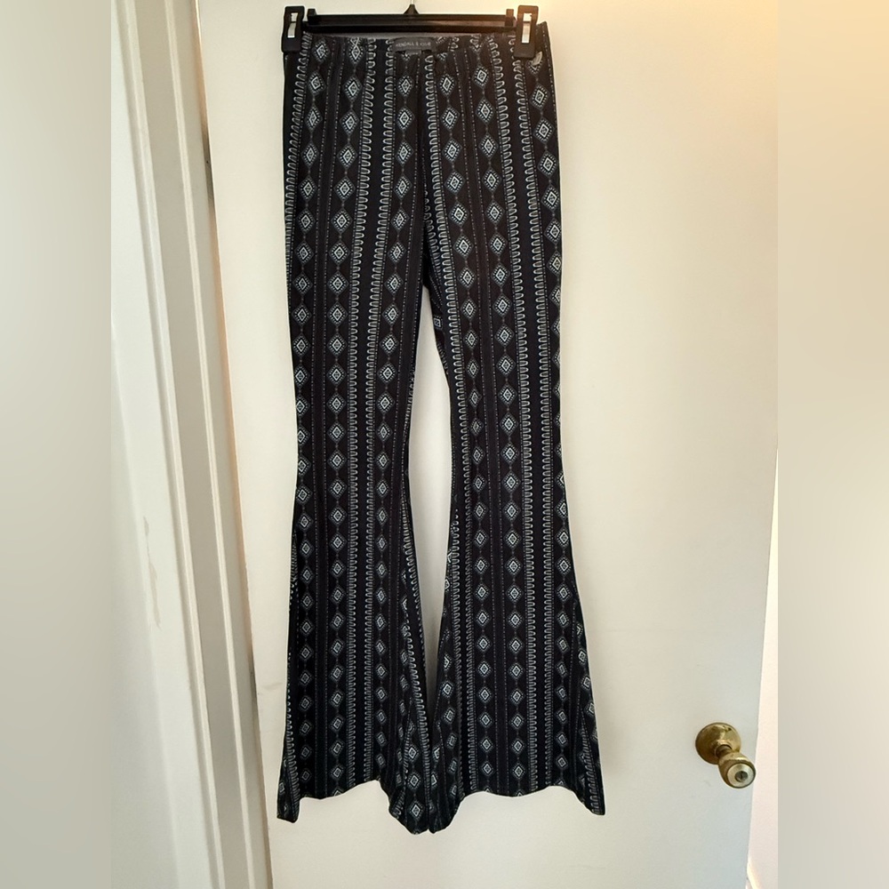 Kendall and Kylie Navy and White Patterned Women's Pants bell bottoms